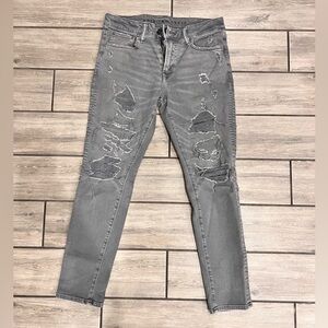 Men’s American Eagle grey distressed straight leg airflex 31x30 jeans
